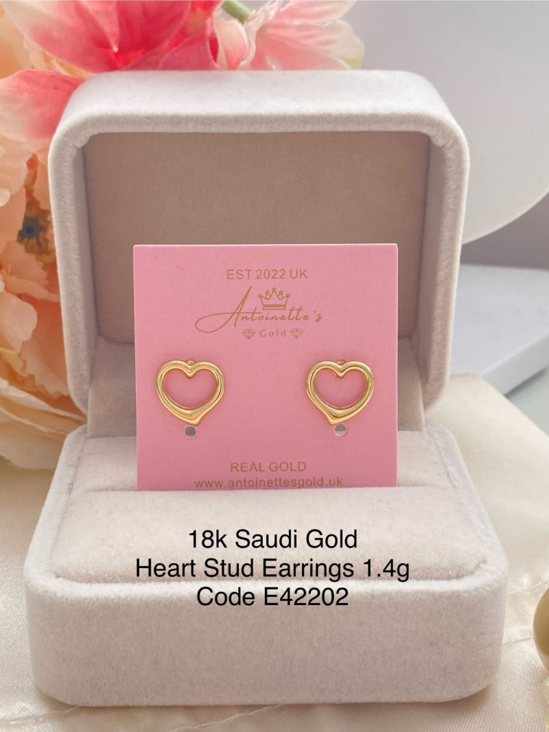 E42202 Heart Stud Earrings