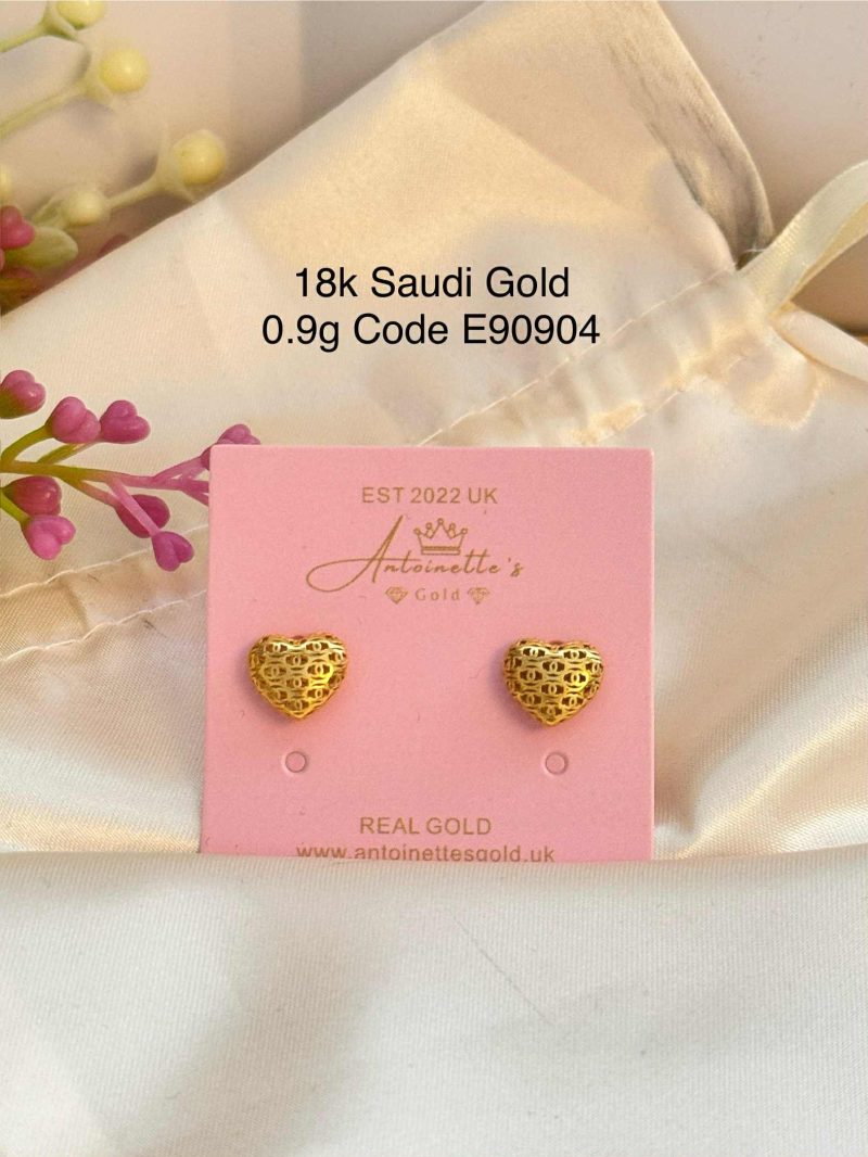 E90904 CC Inspired Heart Stud Earrings