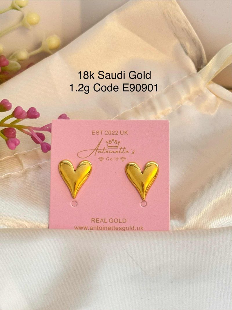 E90901 Sexy Heart Lightweight Stud Earrings