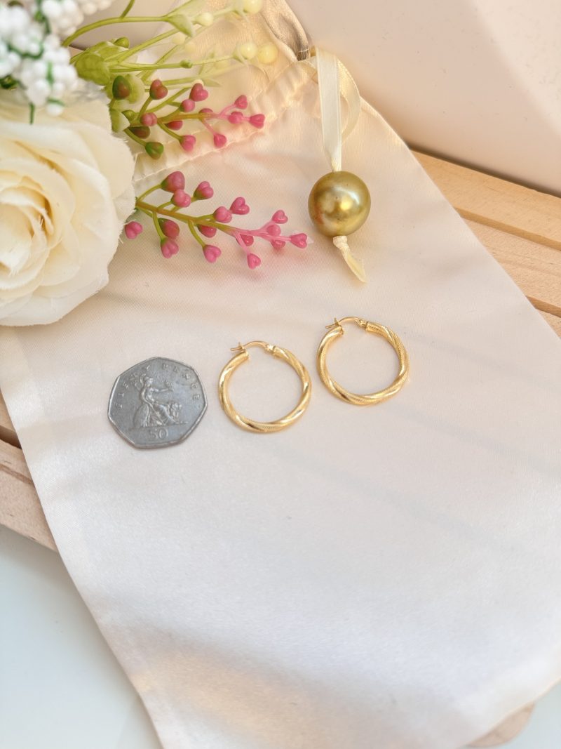 E91233 25mm Double Twisted Loop Hoop Earrings - Image 2