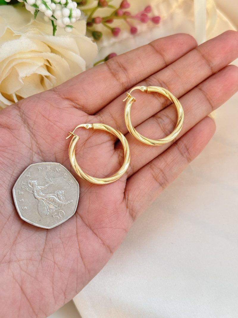 E91233 25mm Double Twisted Loop Hoop Earrings - Image 3