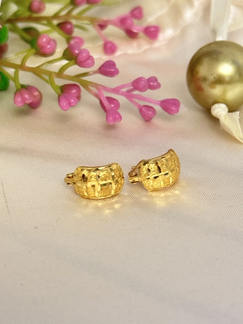 E91236 8 Squares Ear Hugger Huggie Clip Earrings