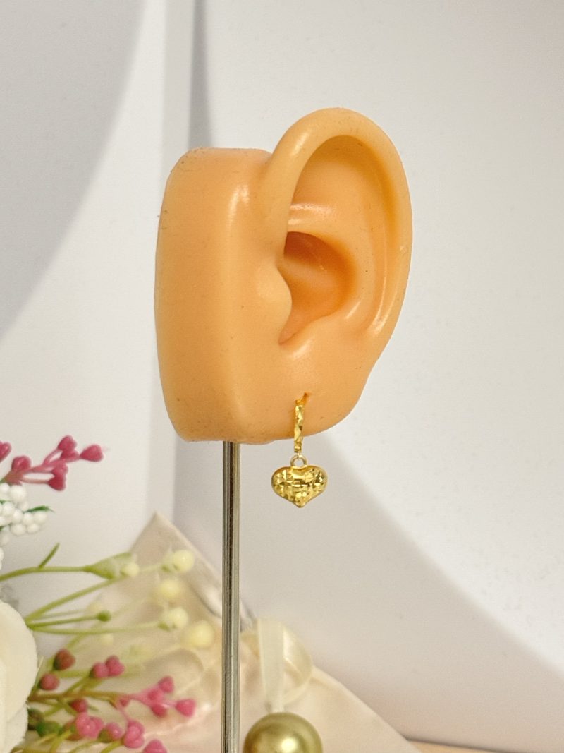 E91238 Dangling Diacut Heart Earrings - Image 3