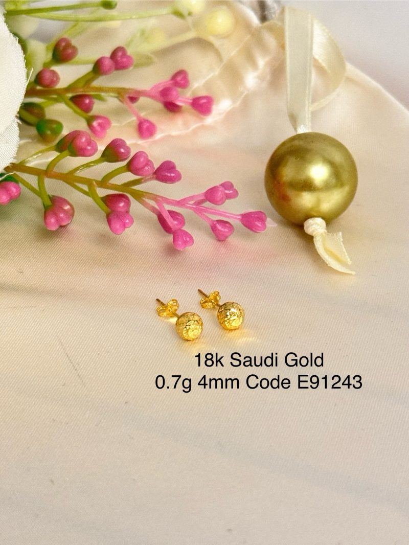 E91243 4mm Small Diacut Stud Earrings