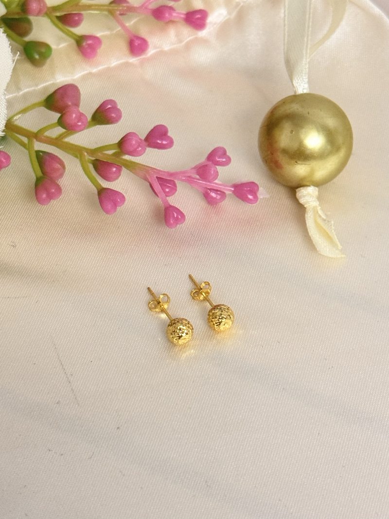 E91243 4mm Small Diacut Stud Earrings - Image 2