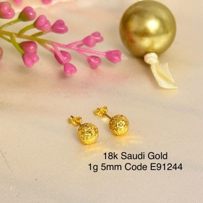 E91244 5mm Medium Diacut Stud Earrings