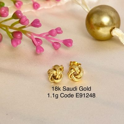 E91248 Small Knot Stud Earrings
