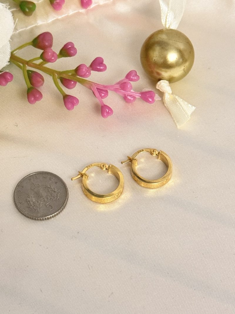 E91250 13mm Cartier Inspired Hoop Loop Earrings - Image 5