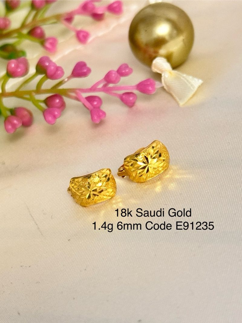 E91235 6mm Union Jack Style Ear Hugger Clip Earrings