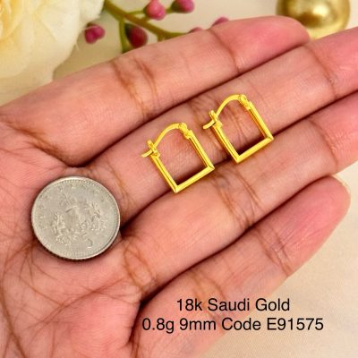 E91575 0.9mm Lightweight Square Shaped Hoop Loop Earrings