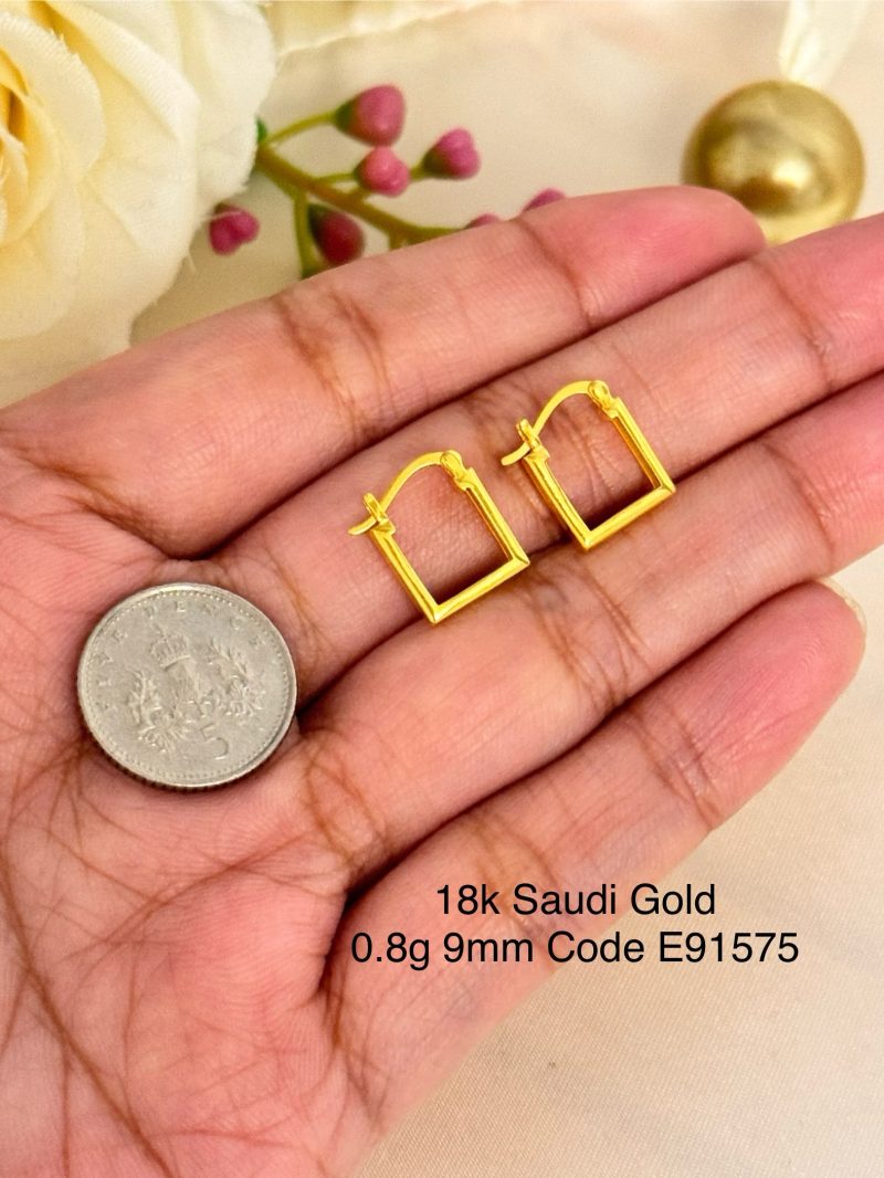 E91575 0.9mm Lightweight Square Shaped Hoop Loop Earrings