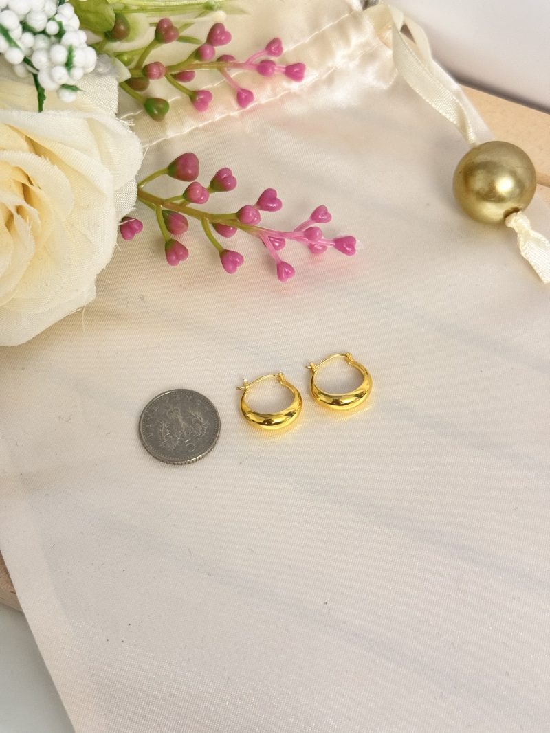 E91579 13mm Moon Shaped Hoop Loop Earrings - Image 2