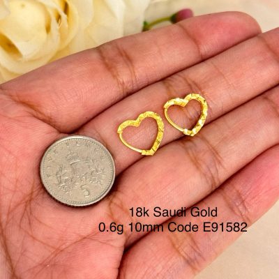 E91582 10mm Mini Heart Hoop Loop Earrings