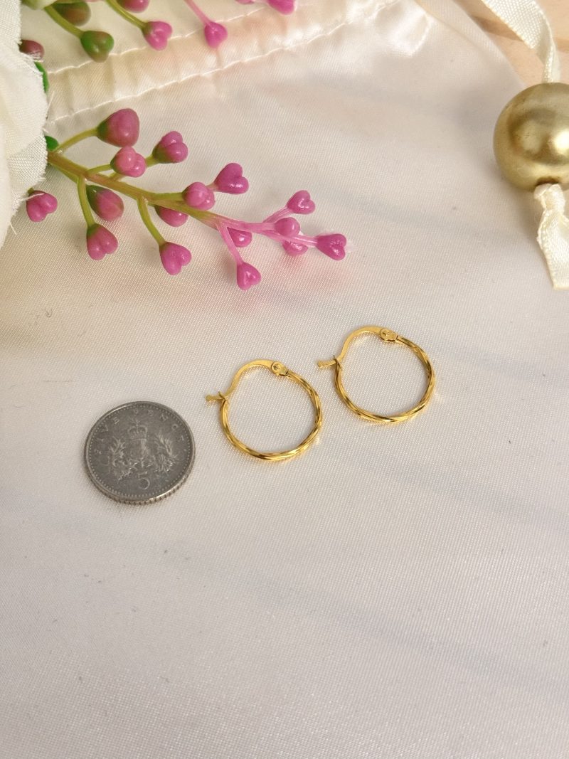 E91583 16mm Thin Twisted Minimalist Hoop Loop Earrings - Image 4