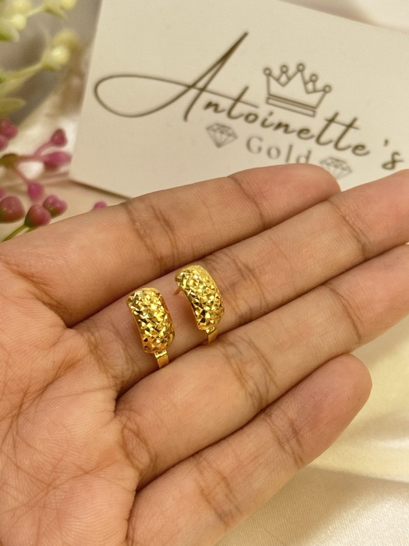 E92435 Diacut Ear Hugger Clip Earrings - Image 3