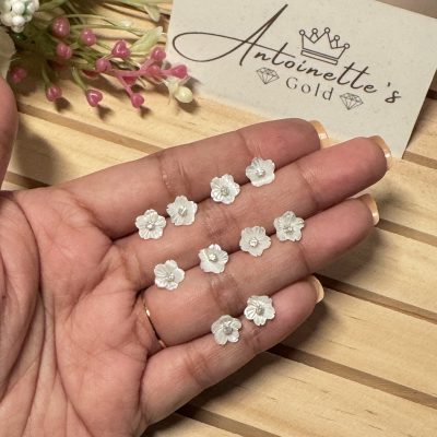 DE101550 0.10ct Natural Diamond Flower Earrings
