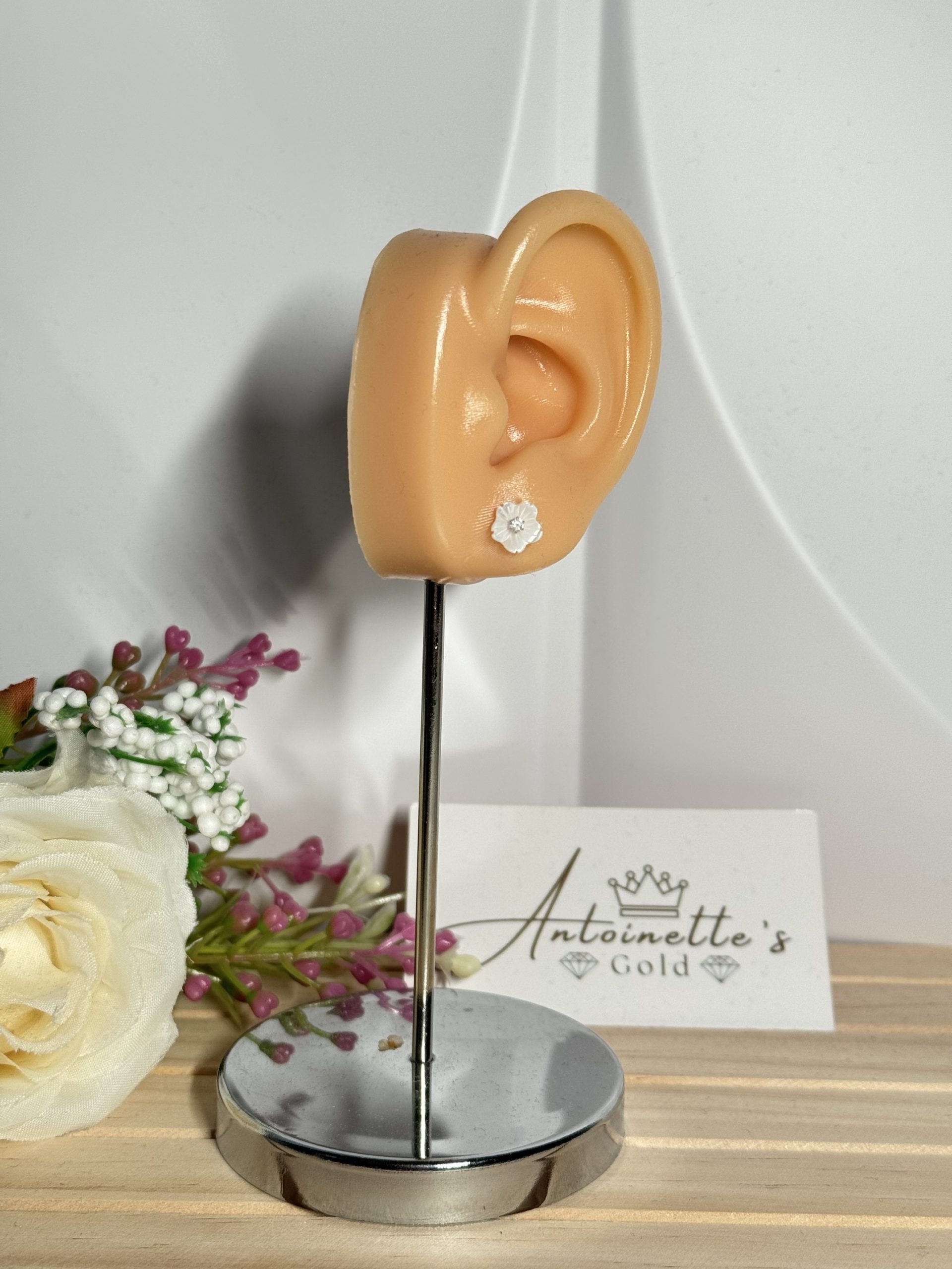 DE101550 0.10ct Natural Diamond Flower Earrings - Image 3