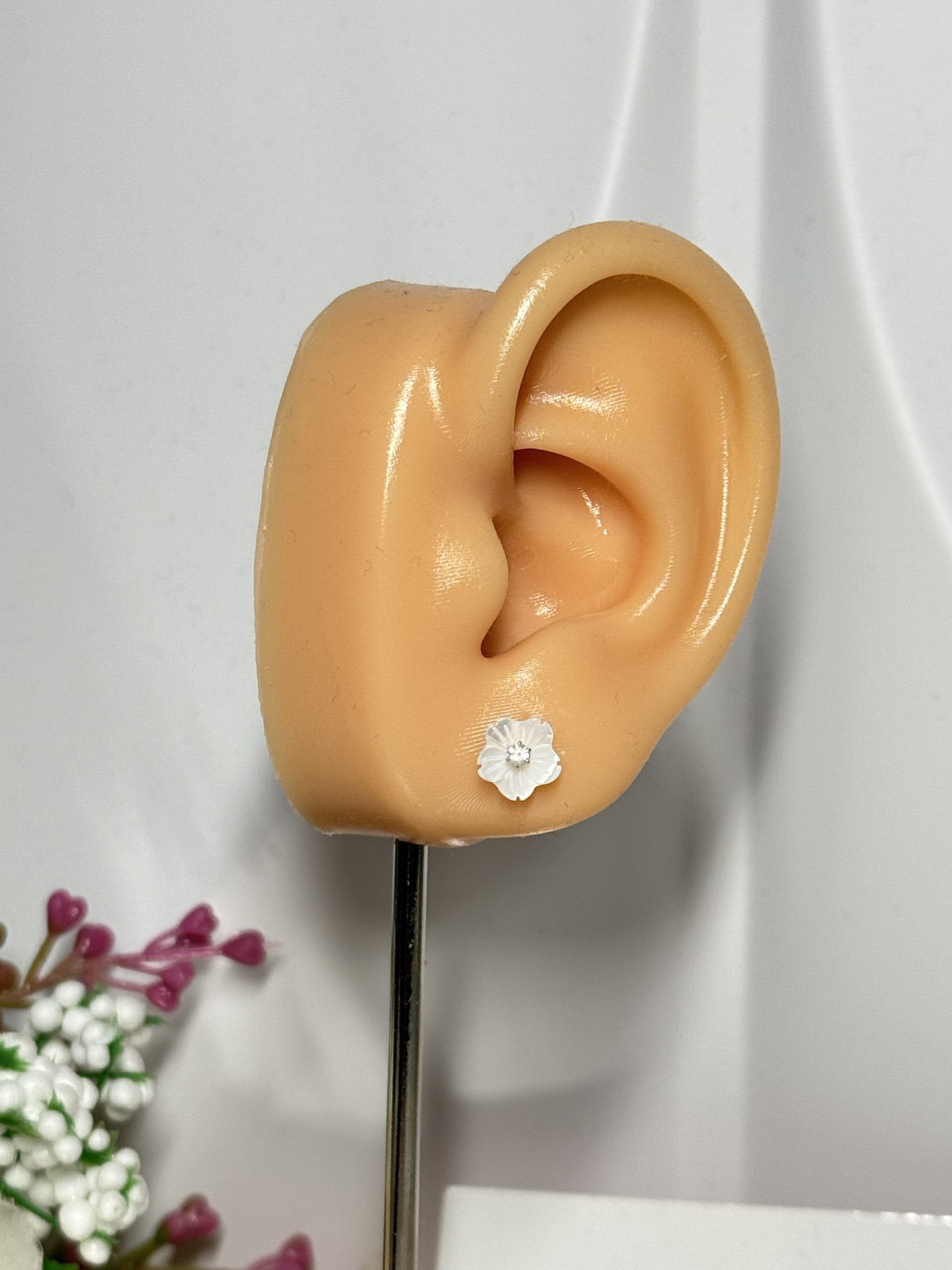 DE101550 0.10ct Natural Diamond Flower Earrings - Image 5