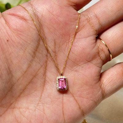 18k Yellow Japan Gold Pendant
With 0.70ct Non-heated Pink Sapphire and 0.12ct Halo natural diamond pendant