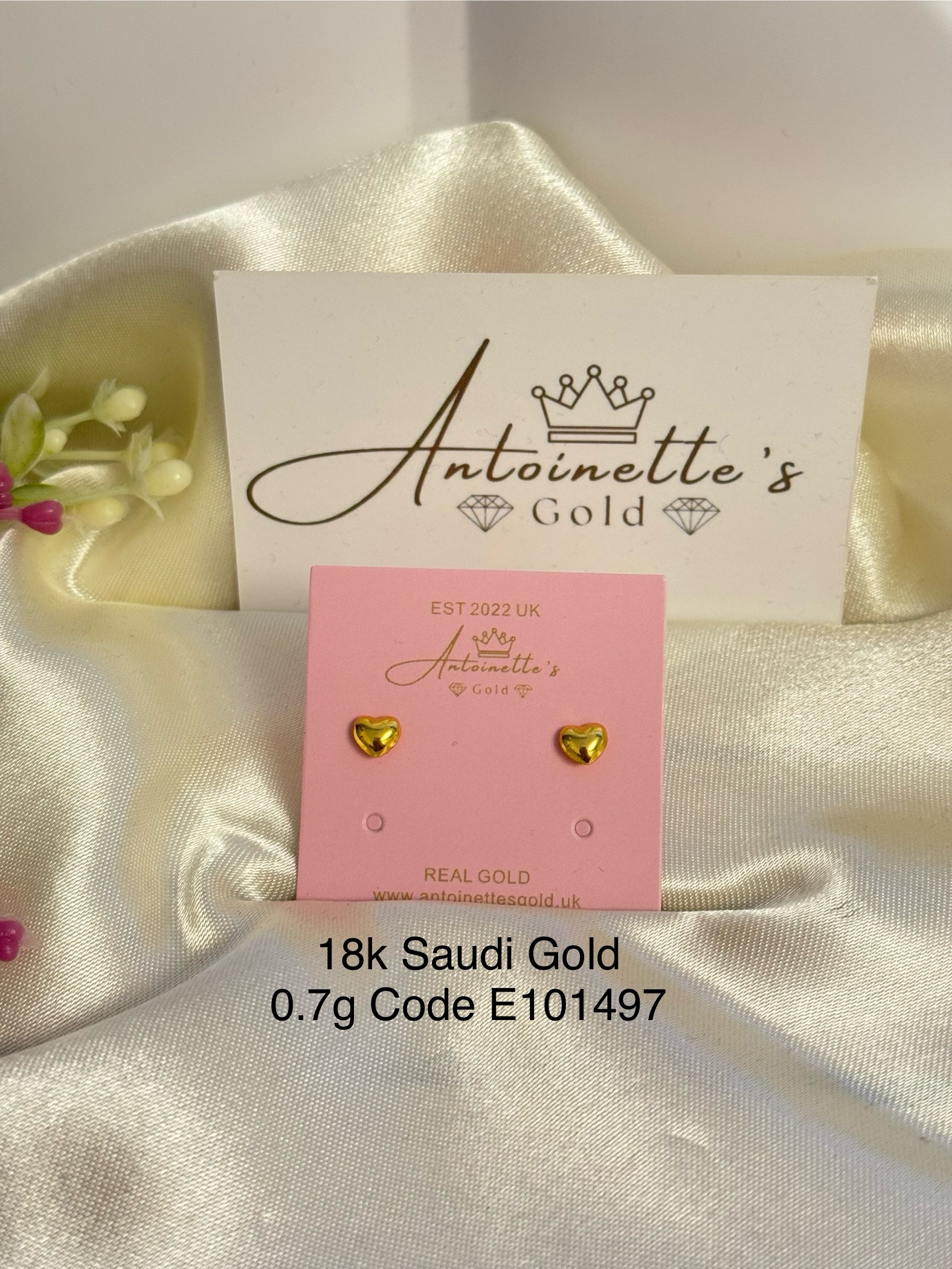 E101498 Mini Chubby Heart Screw Lock Stud Earrings