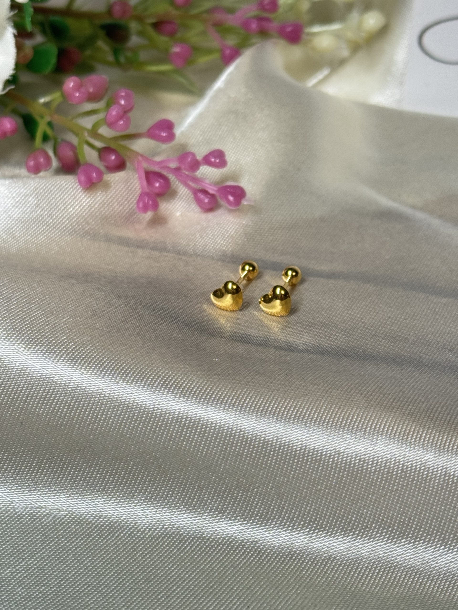 E101498 Mini Chubby Heart Screw Lock Stud Earrings - Image 3