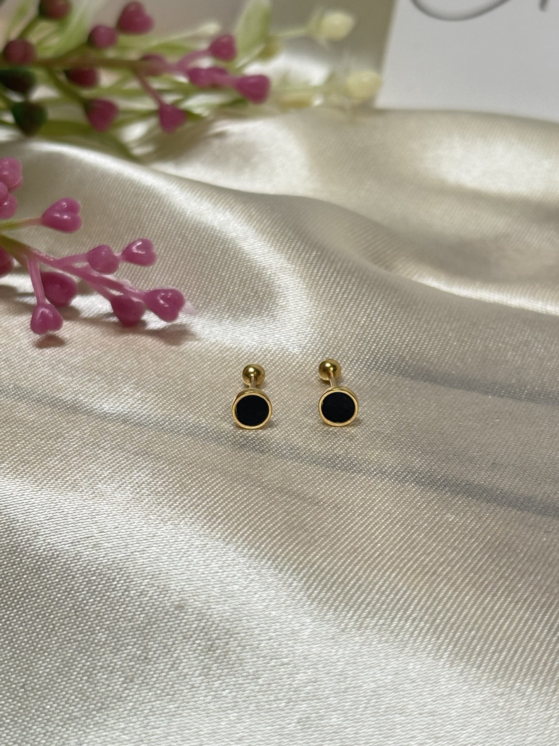 E101494 Round Black Onyx Unisex Screw Stud Earrings - Image 3