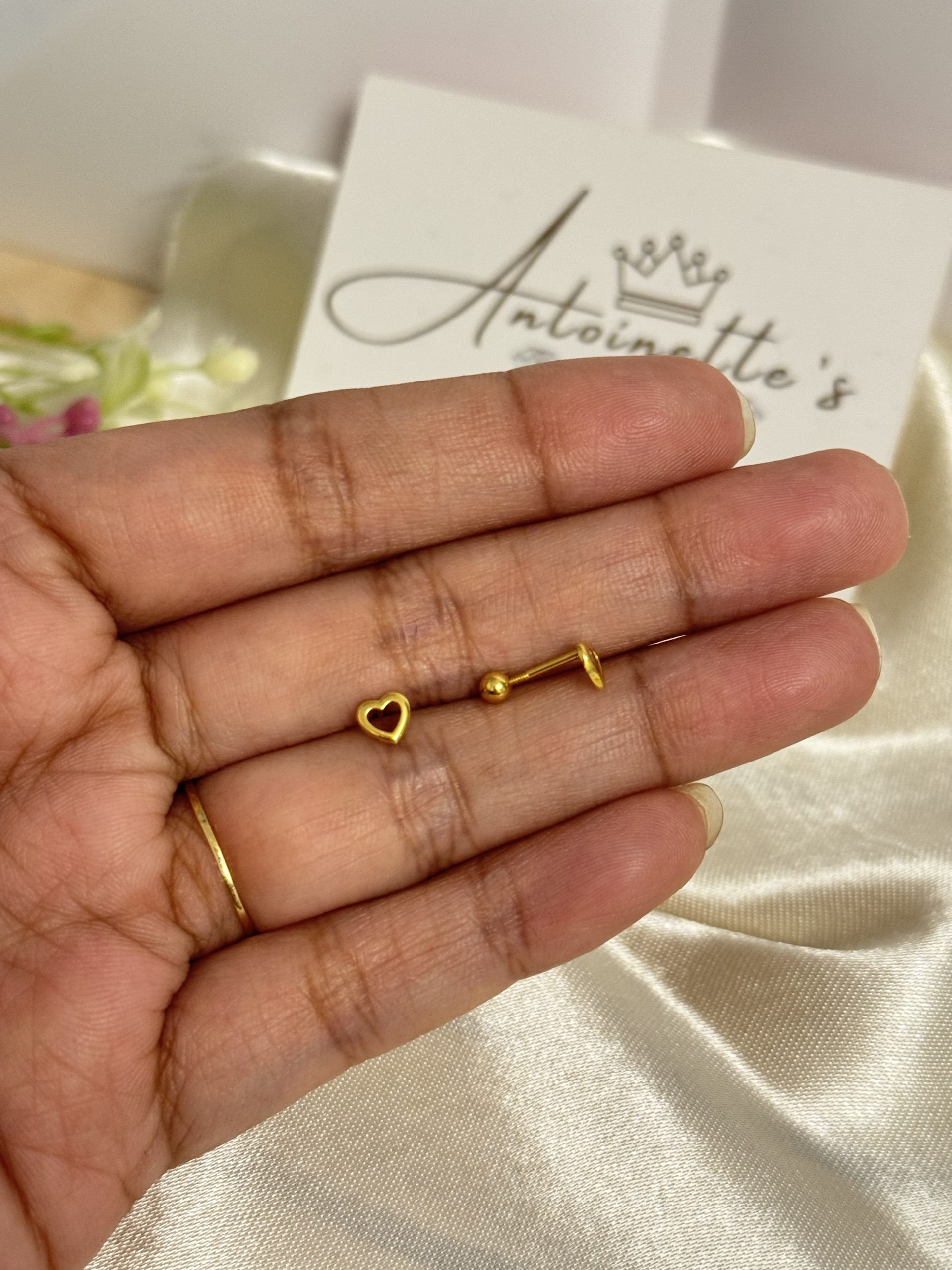 E101482 Open Heart Screw Lock Stud Earrings - Image 2