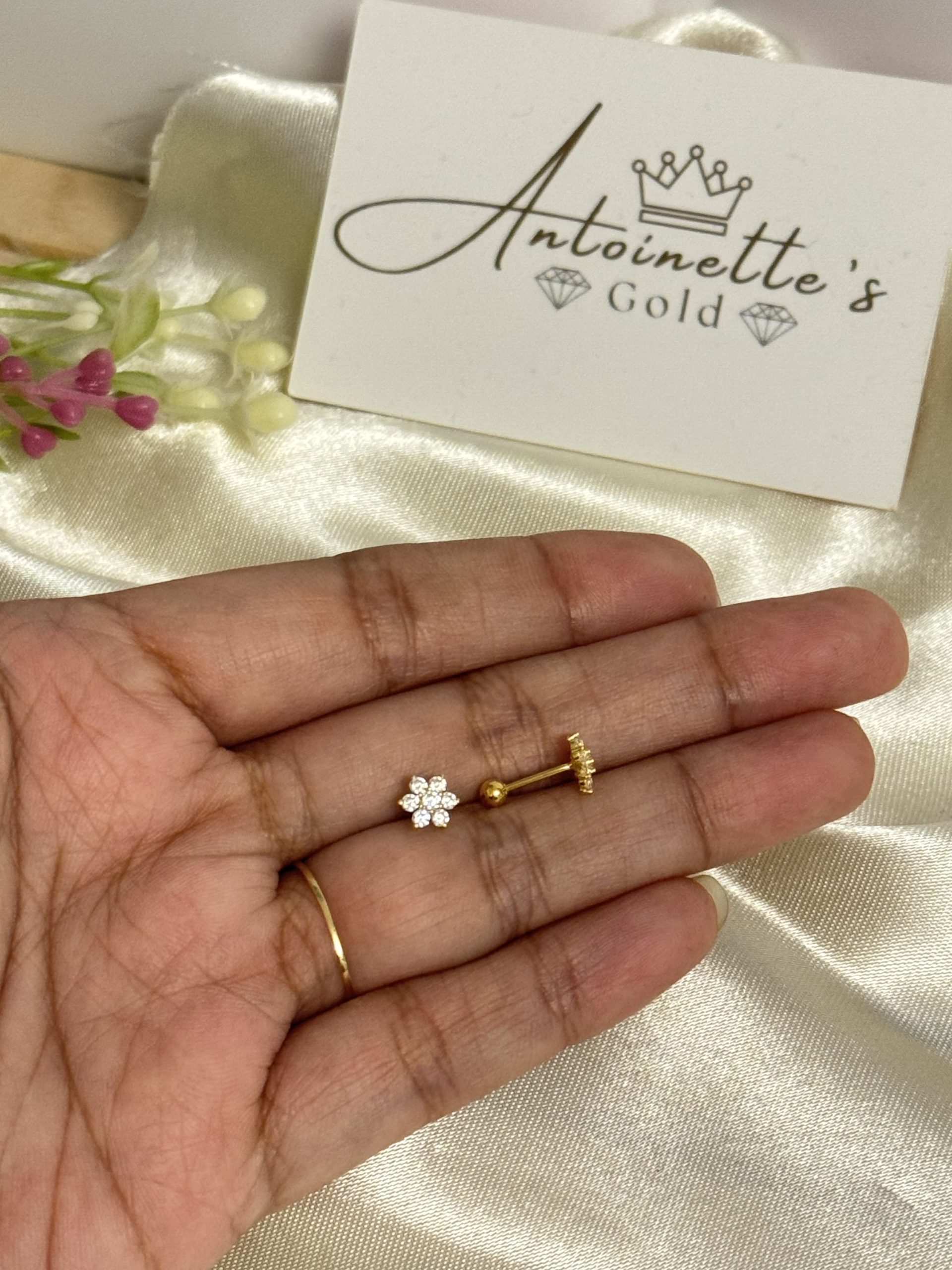 E101491 Poinsettia Flower Screw Lock Stud Earrings - Image 2