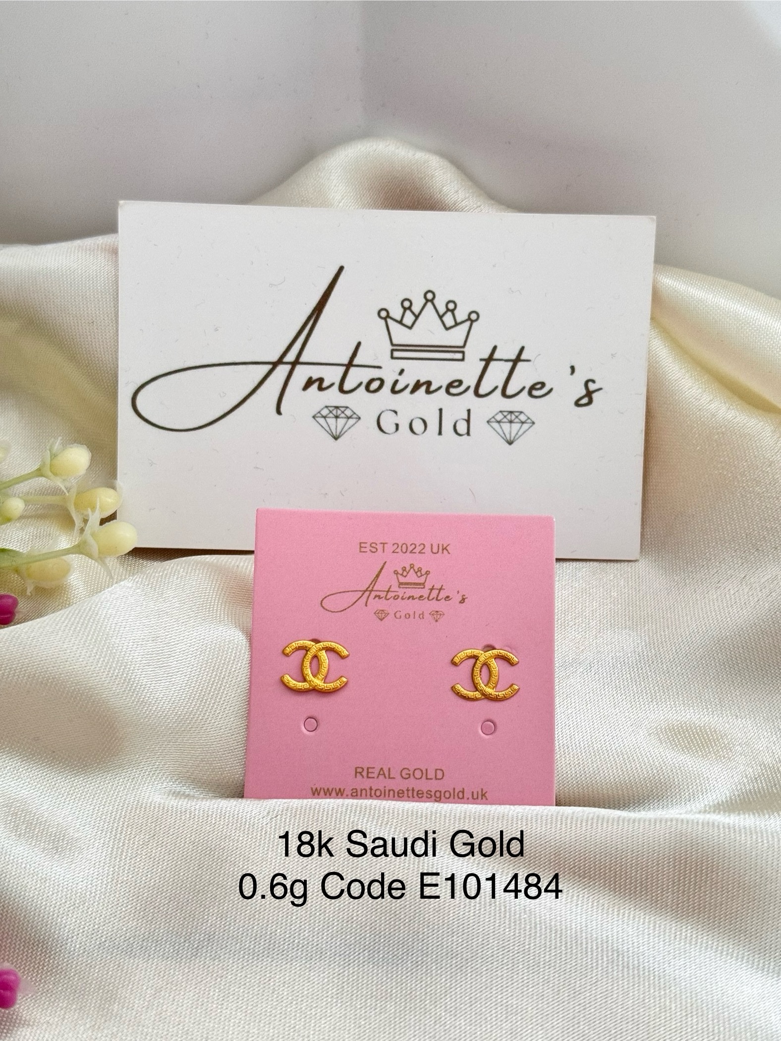 E101485 Designer Inspired Screw Lock Stud Earrings