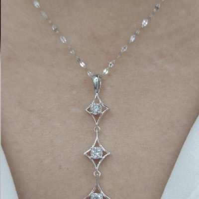 DP110193 0.30ct Natural Diamond Triple Drop Pendant