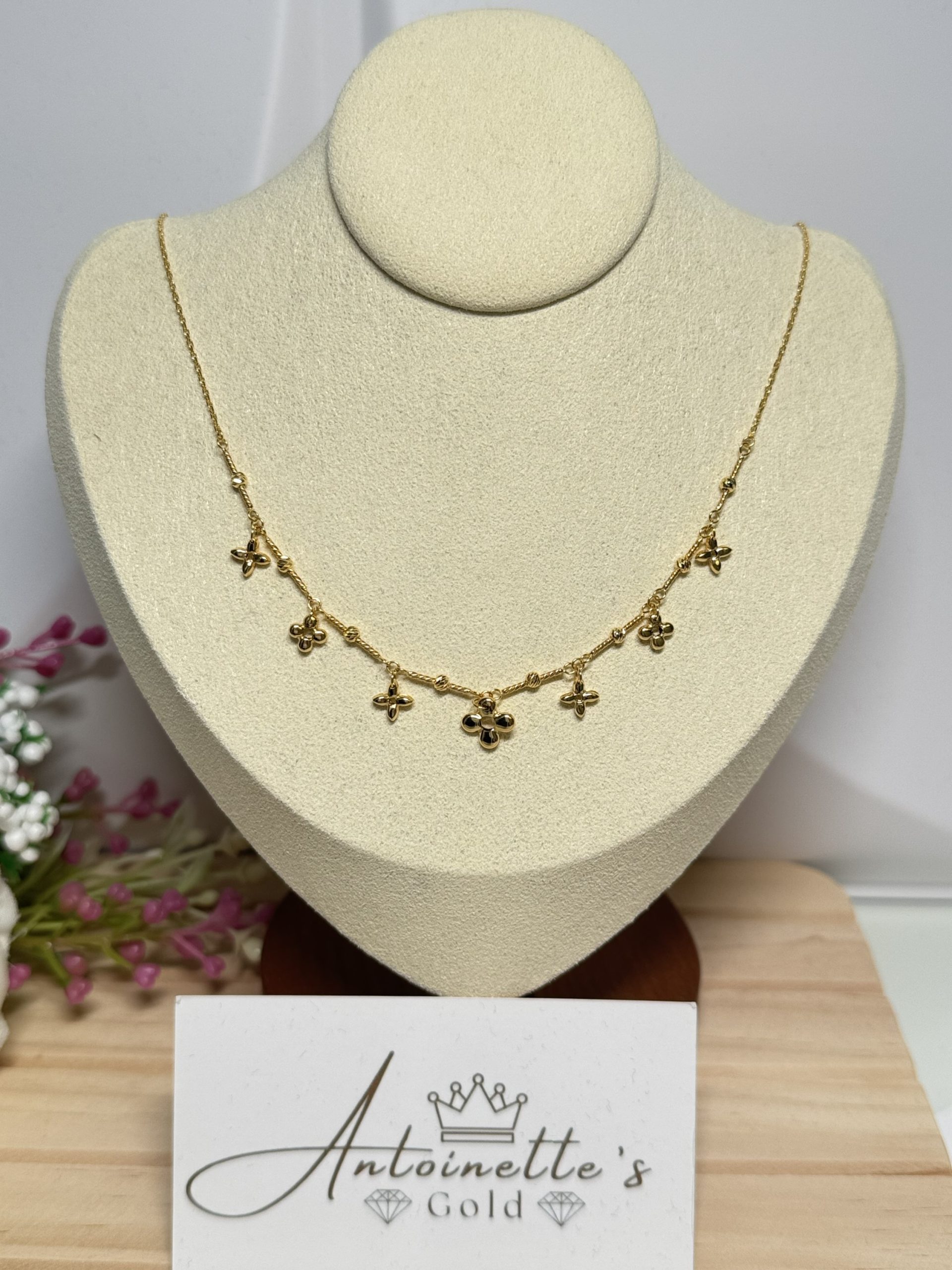 N101550 Fleur de Lys Station Necklace