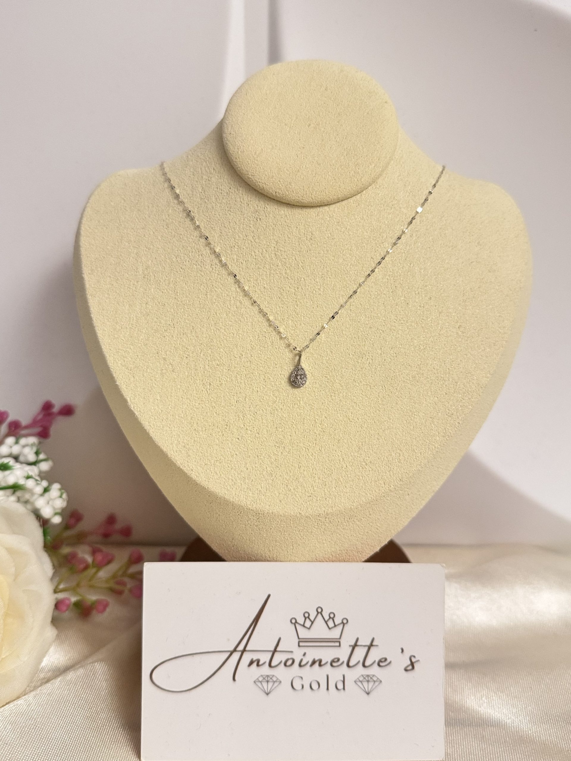 img_8567 DS112044 18k Gold HK Setting Teardrop Set - Image 3