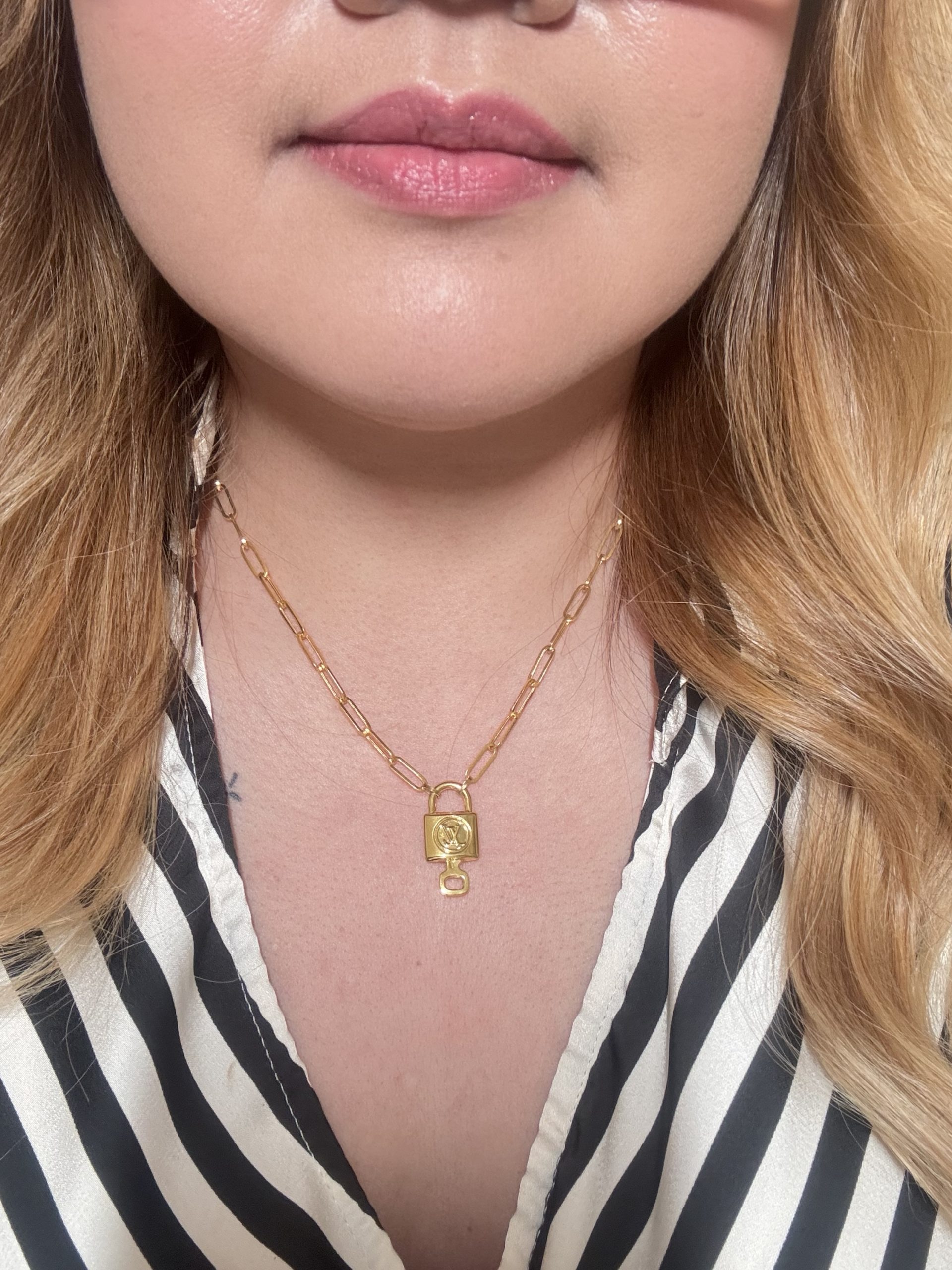 img_9564 n111882 18” lv inspired centered lock necklace