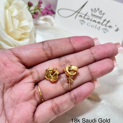 E122067 Classic Round Knot Earrings