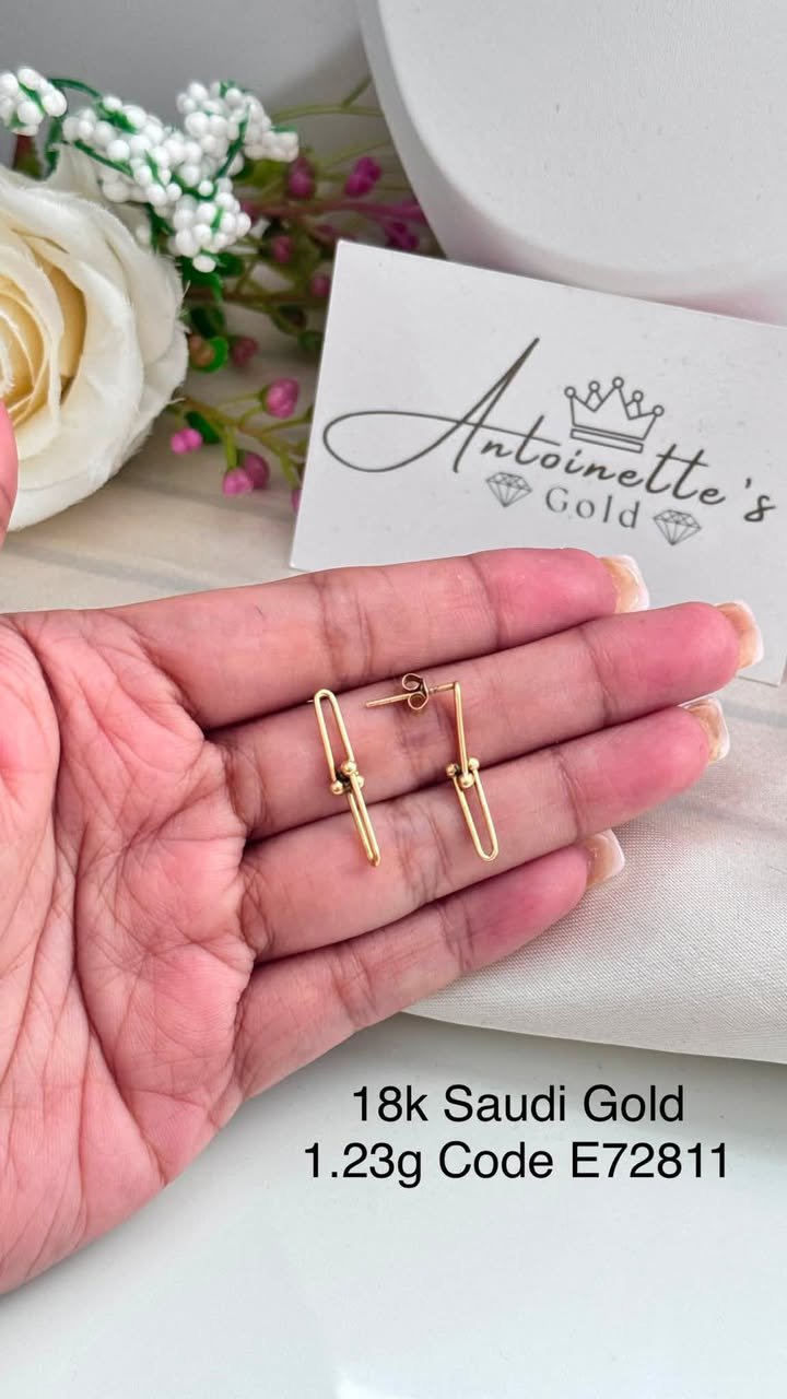E72811 Hardware Link Stud Earrings